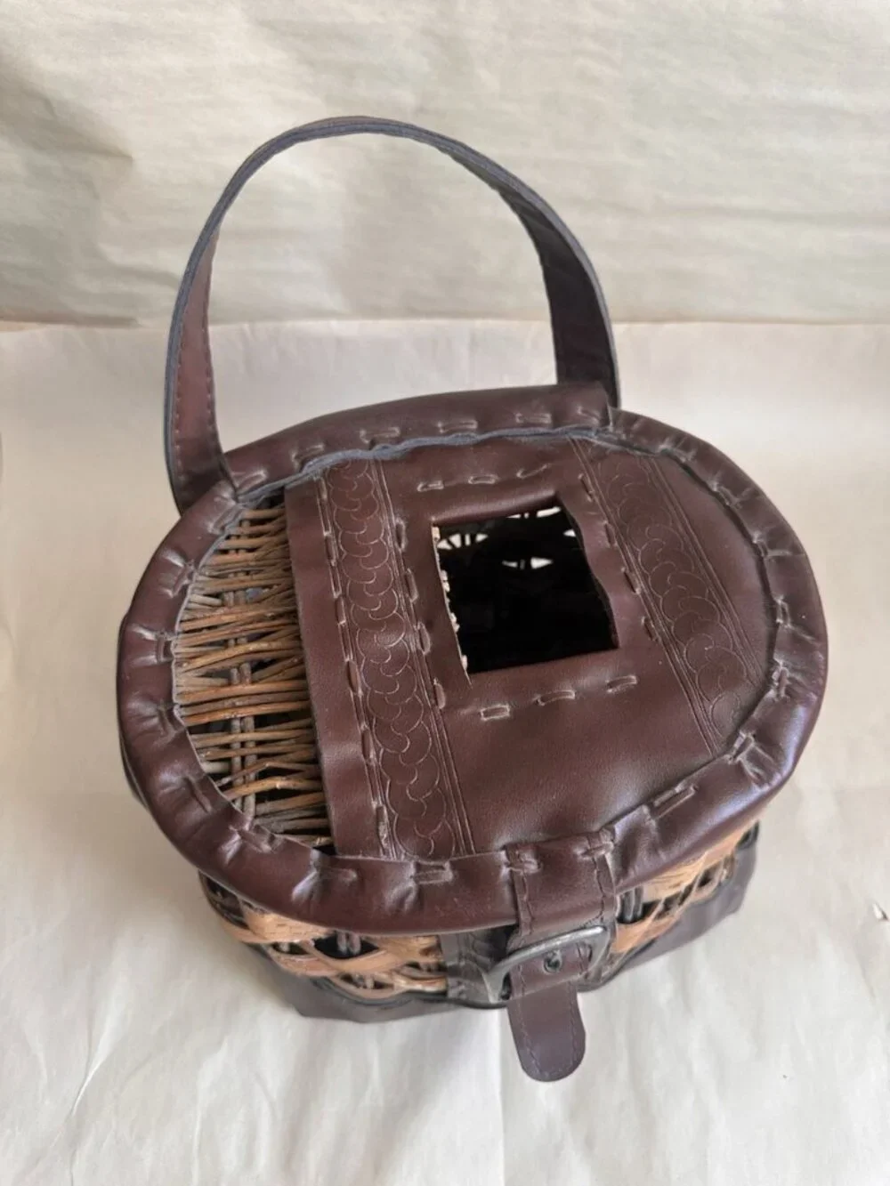 Vintage Fishing Basket Creel Rustic Cabin Decor Cottage Lake Americana Rustic